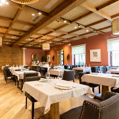 Sala del restaurante Essentia de Tarancón, en Cuenca