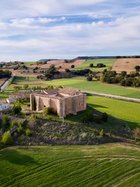 Panorámica del castillo de Torrebuceit en Torrejoncillo del Rey