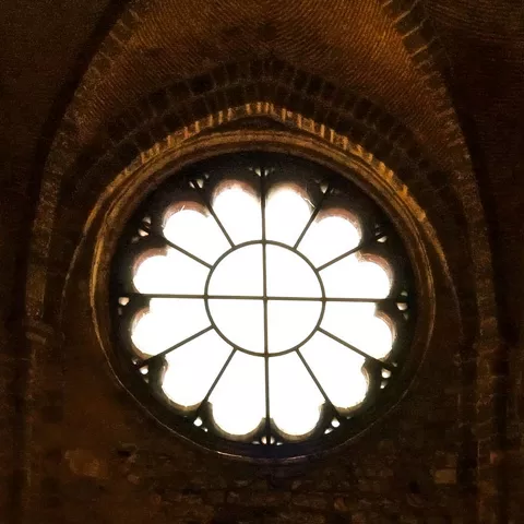 Imagen del rosetón de la Iglesia de Calatrava