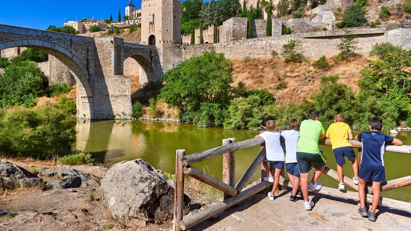Vista del río Tajo a su paso por el puente de Alcántara