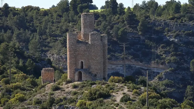 Vista de la Torre de los Alarconcillos en Alarcón, Cuenca