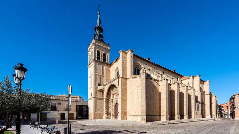 Vista exterior de la Colegiata de Torrijos