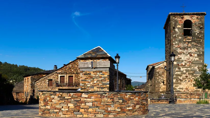 Plaza de Valverde de los Arroyos