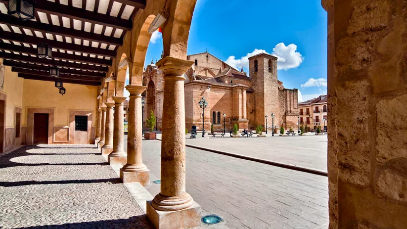 Plaza Mayor e iglesia de San Blas, Villarrobledo