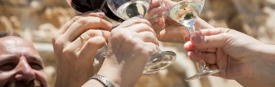 Brindis con vinos de la Denominación de Origen Uclés