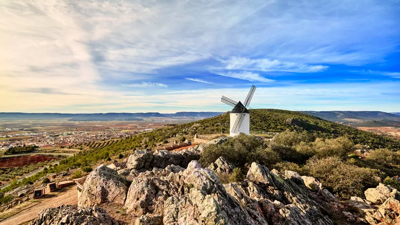 Vista de Los Yébenes desde sus molinos