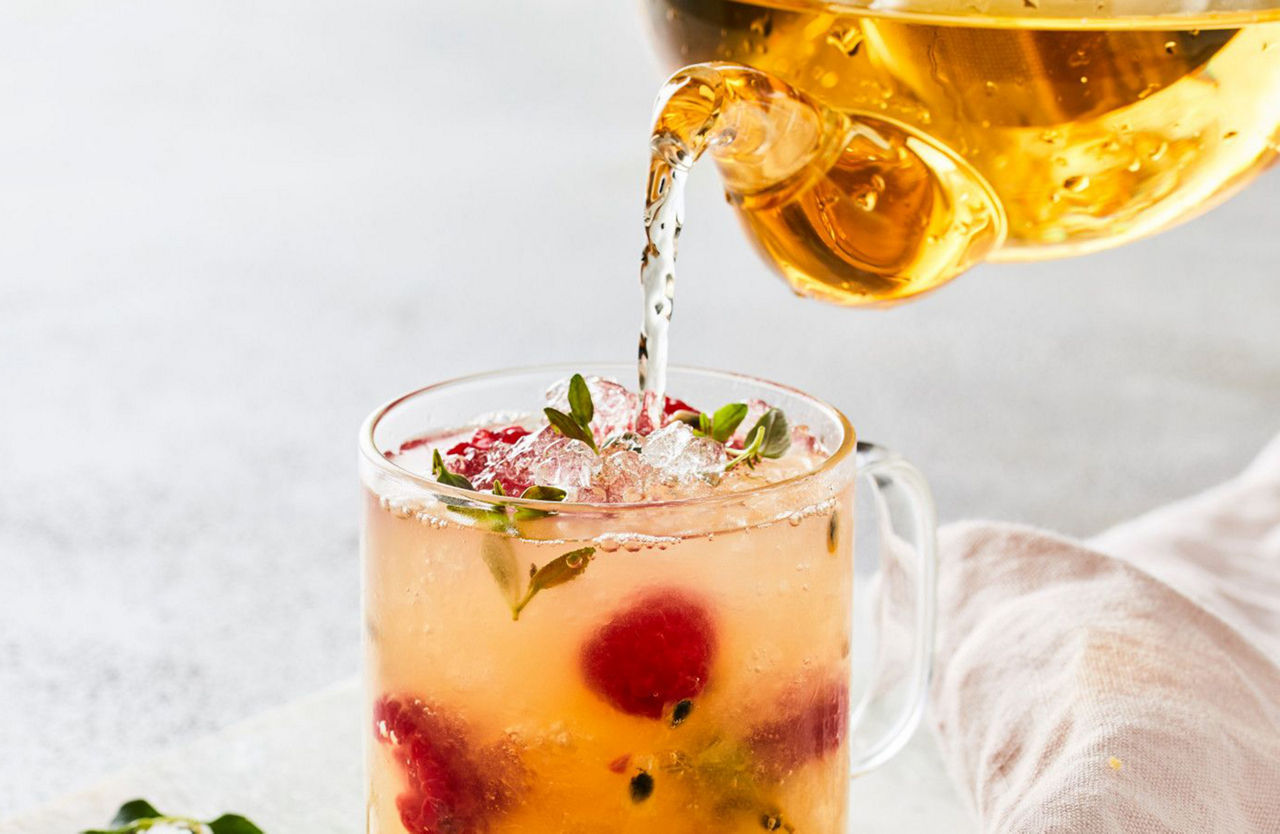 https://s7g10.scene7.com/is/image/kerry/Passionfruit_-Raspberry-and-Thyme-White-Tea_RK_2681910940_1.jpg2?ts=1693339193753&dpr=off&$TERTIARYHERO-Small$