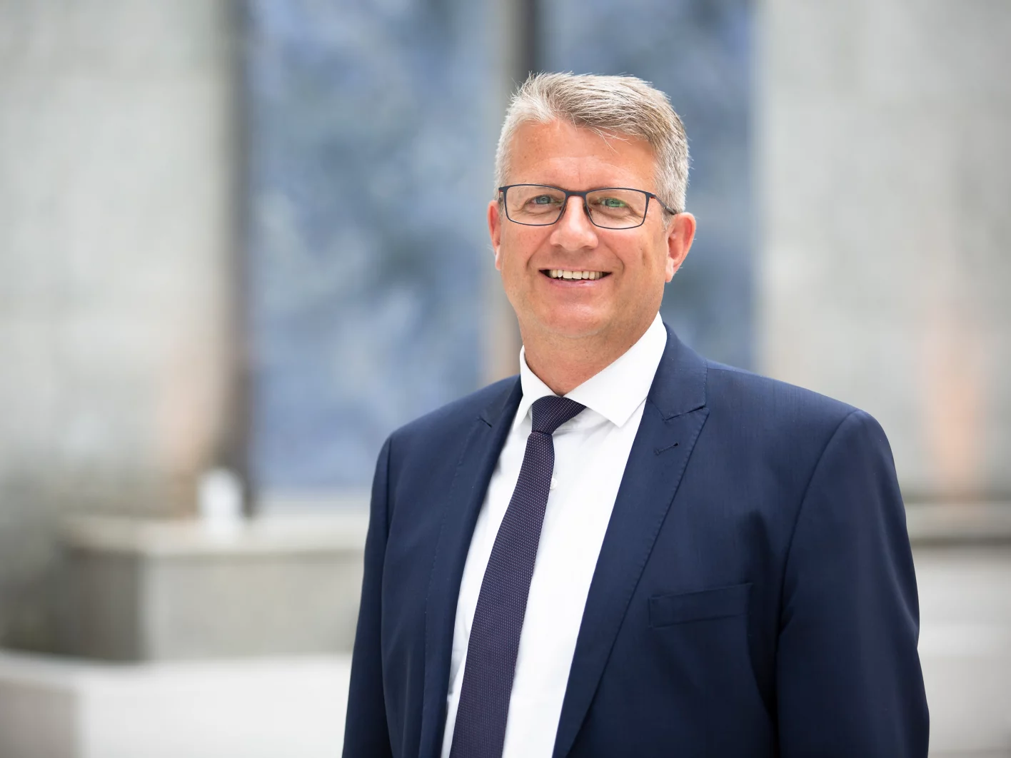 21-08-KNA_Portrait_Dr_Knotzer-1298