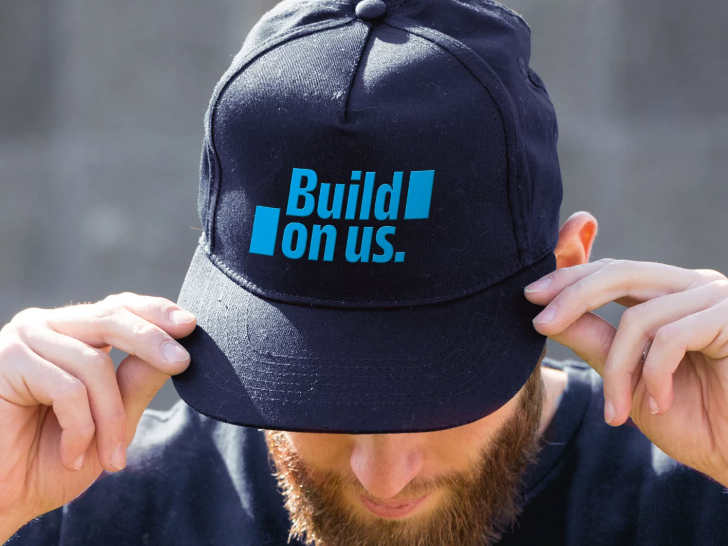 CAP MIT SLOGAN