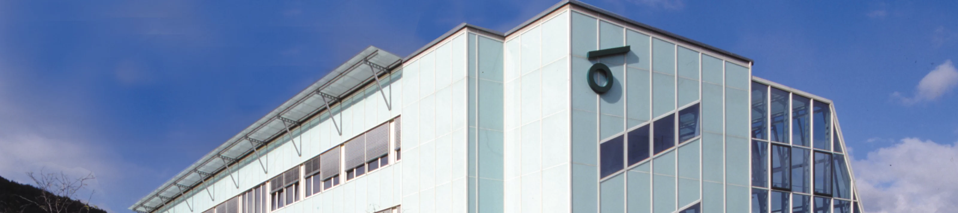 Fassade VHF hinterlüftet vorgehängt Hotelfachschule