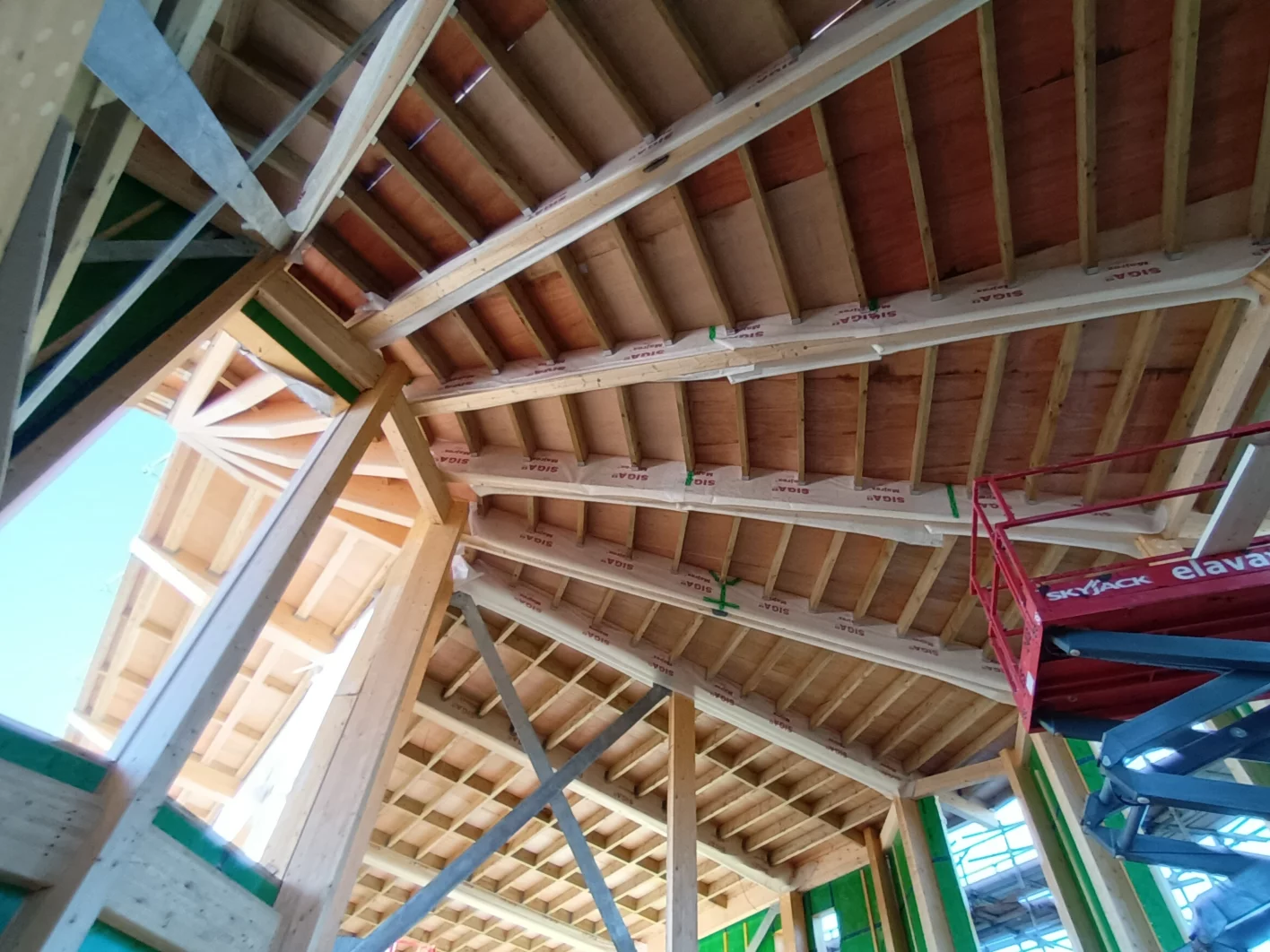 Knauf | Glass Mineral Wool Case Study – Unusual Rigging