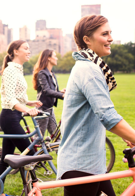 187930_people_in_city_with_bikes:451x656%2811-16%29