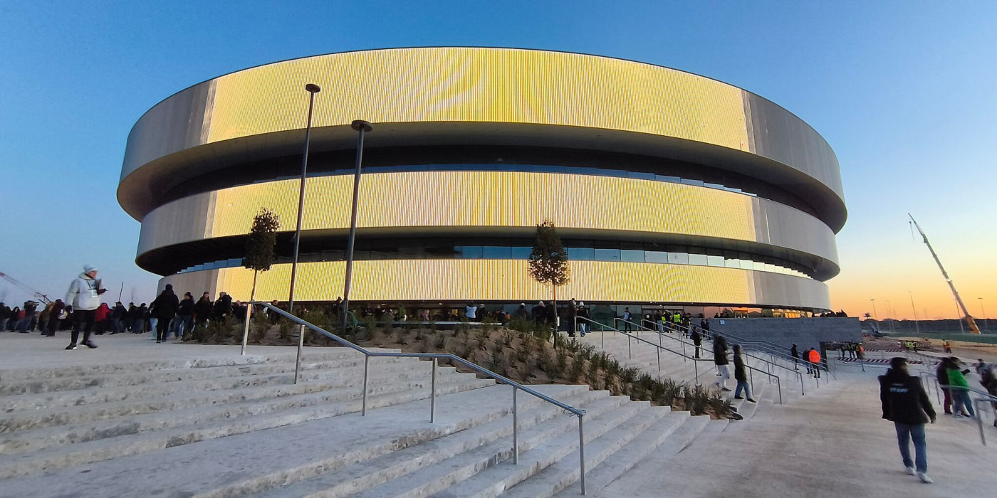 2048px-Arena_Santa_Giulia:1400x700