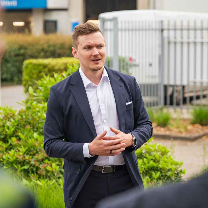 3_KONEFLAG:720x720%281-1%29