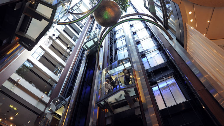 Celebrity_Eclipse_4-1:760x428%2816-9%29