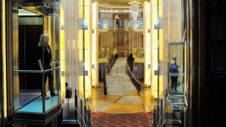 Celebrity_Eclipse_5-1:760x428%2816-9%29