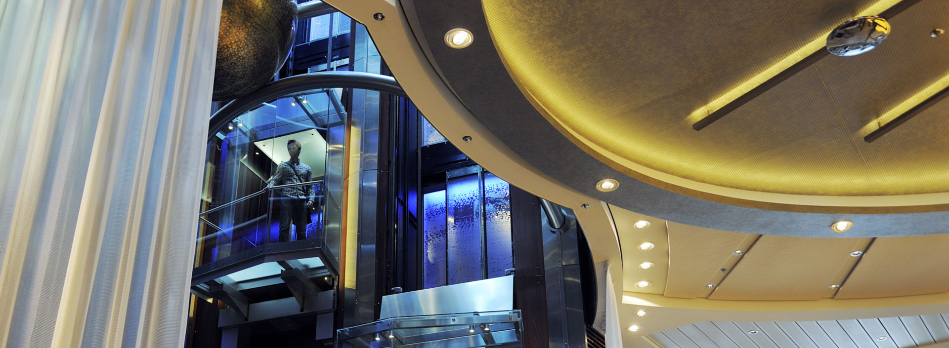 Celebrity_Eclipse_5-4:1920x705%28hero%29