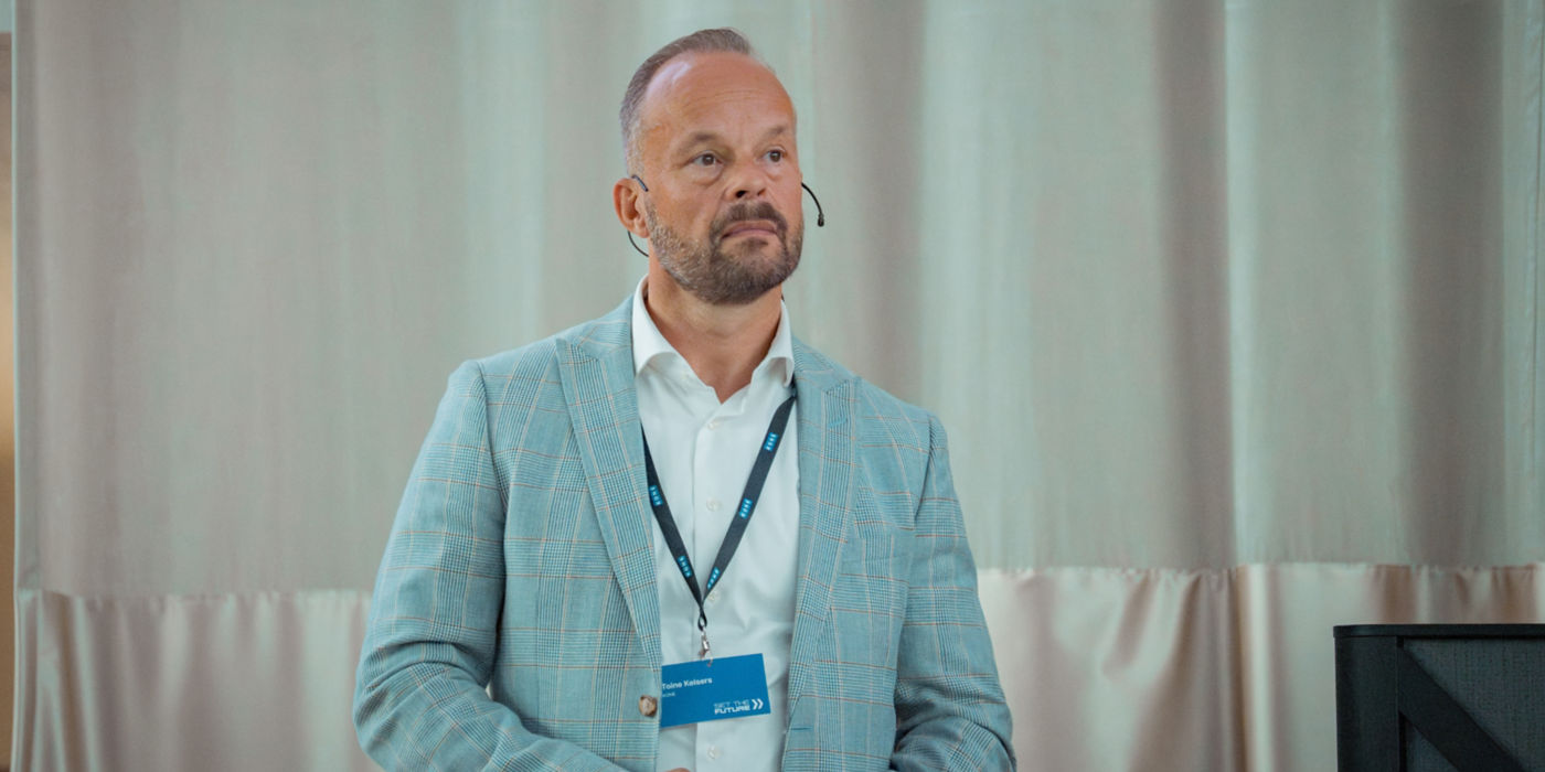 EditedV2iLoqKoneSettheFutureEventSEB09440EnhancedNR:1400x700