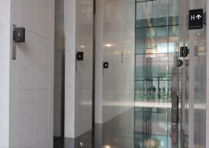 Elevators_South_Beach_Tower:669x475