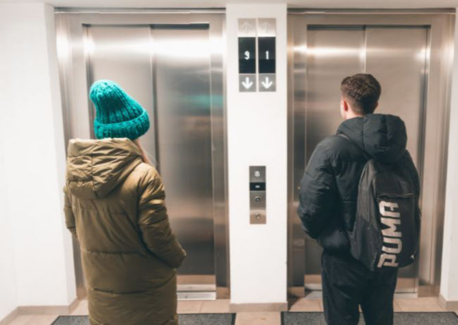 HighFiveLinz_Image2SQ:669x475