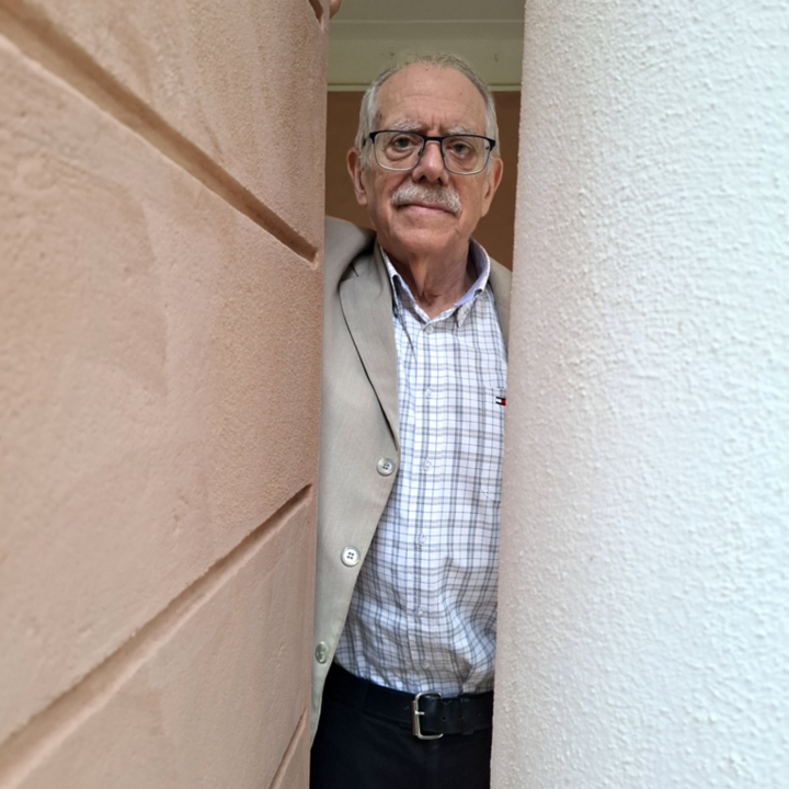 John_Simon_02-exposure:720x720%281-1%29