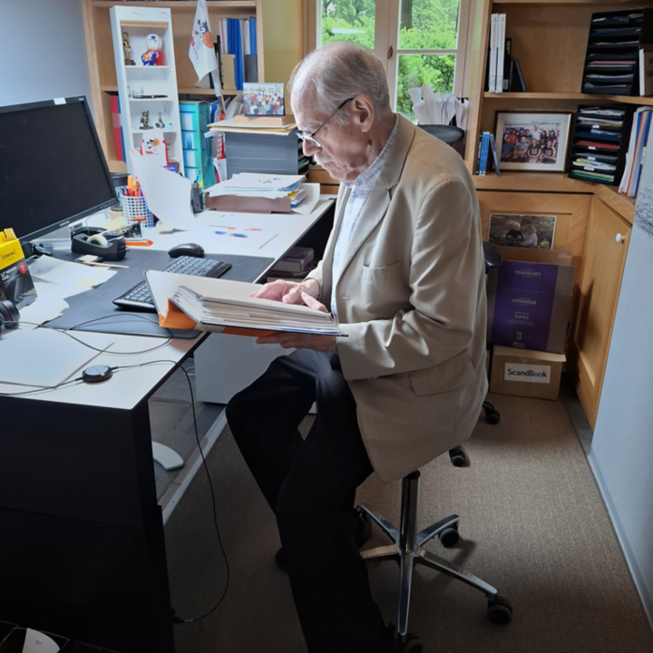 John_Simon_03-exposure:720x720%281-1%29