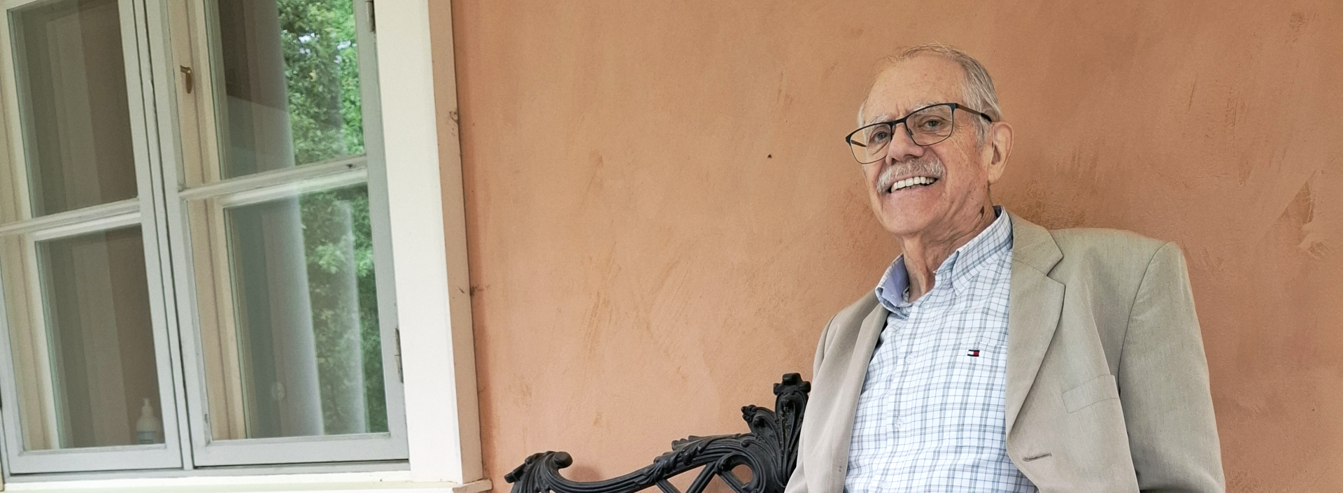 John_Simon_04-exposure:1920x705%28hero%29