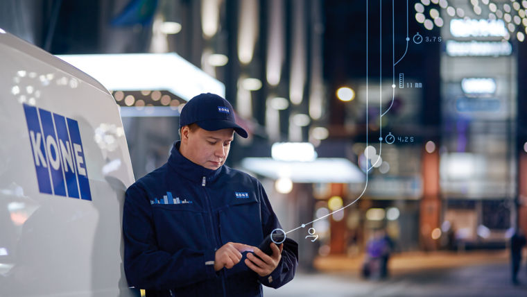 KONE-24-7-Connected-Services-technician-graphics.print:760x428%2816-9%29