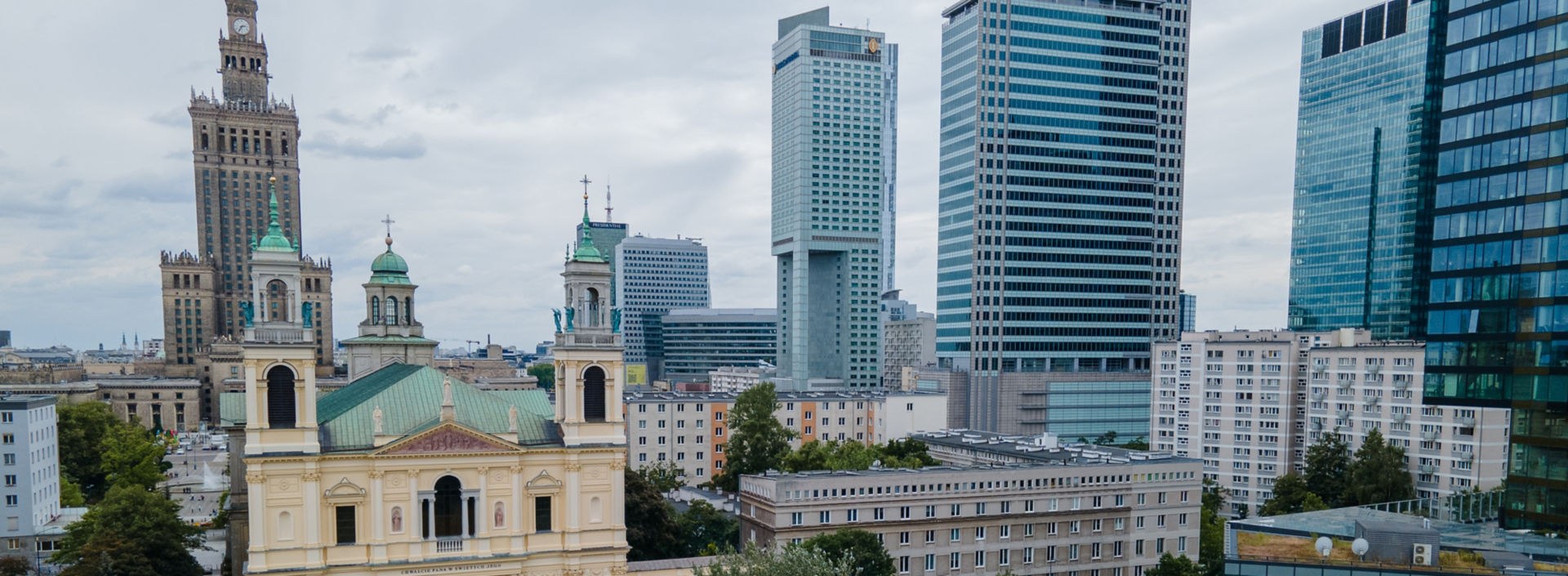 KONE-LIO-Win-Modernization-City-Aerial-Twarda-Poland:1920x705%28hero%29