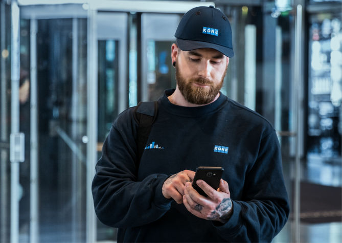 KONE-technician:669x475