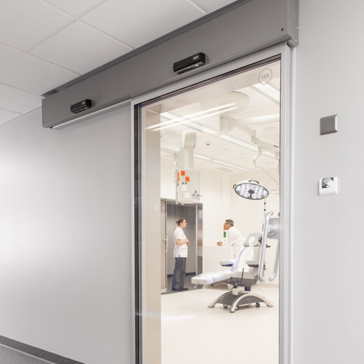 KONE_DOORS_HOSPITAL_HELSINKI_2013-8009:720x720%281-1%29