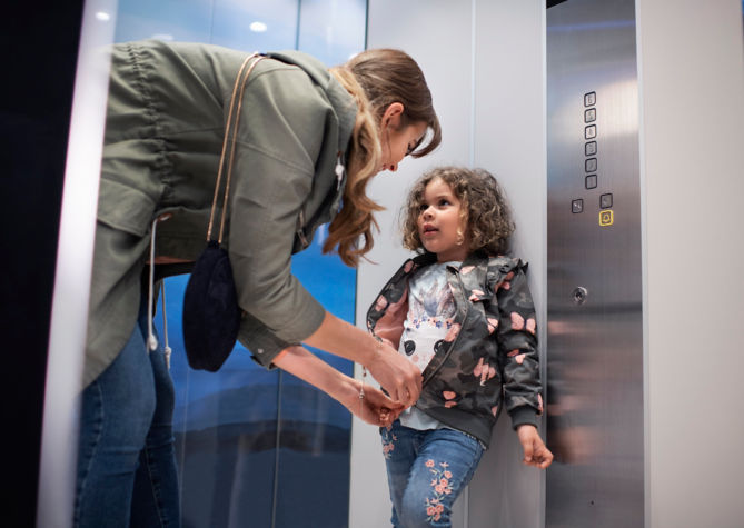 KONE_Elevator_Mother_and_Child-1:669x475