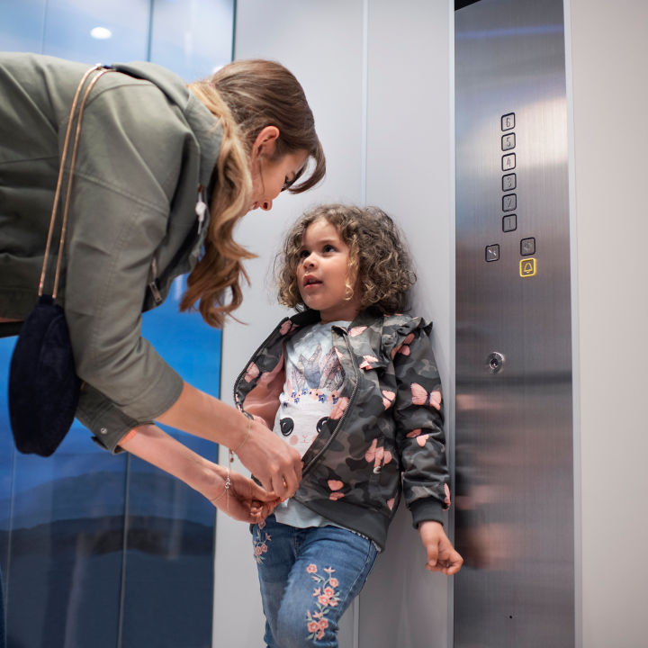 KONE_Elevator_Mother_and_Child-1:720x720%281-1%29