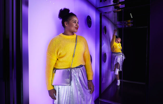 KONE_Elevator_Music_Woman_Hires1:667x424