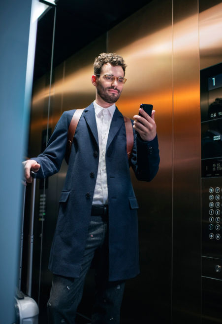 KONE_Feat_Architect_Portrait-004:451x656%2811-16%29