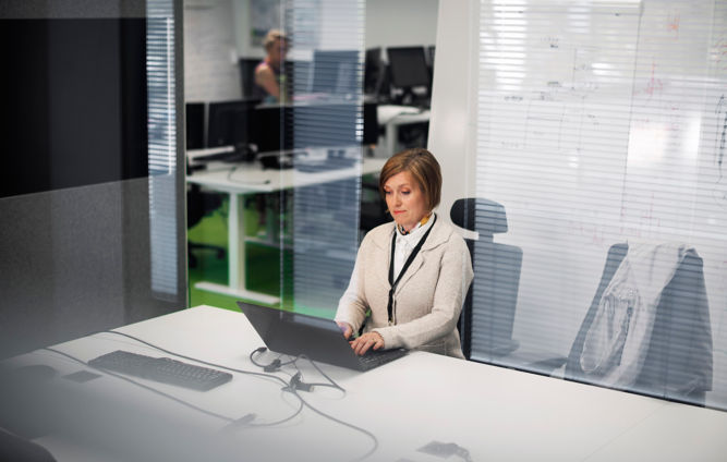 KONE_Feat_Media_Screen_Maintenance-Landscape-025:667x424