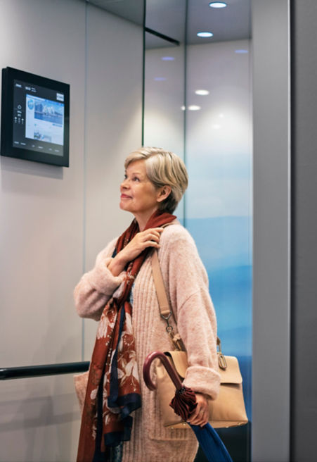 KONE_Feat_Old_Lady_Landscape-057:451x656%2811-16%29