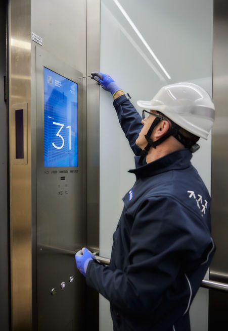 KONE_Warsaw_April24_3626-1:451x656%2811-16%29