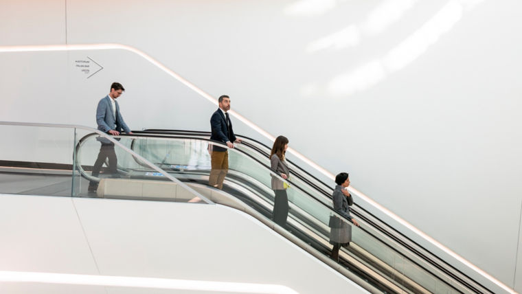 KONE_people_in_escalator:760x428%2816-9%29