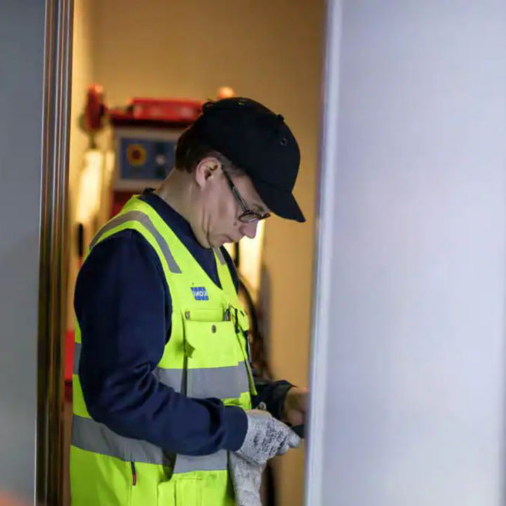 KONE_technician_lapland_03-1:720x720%281-1%29