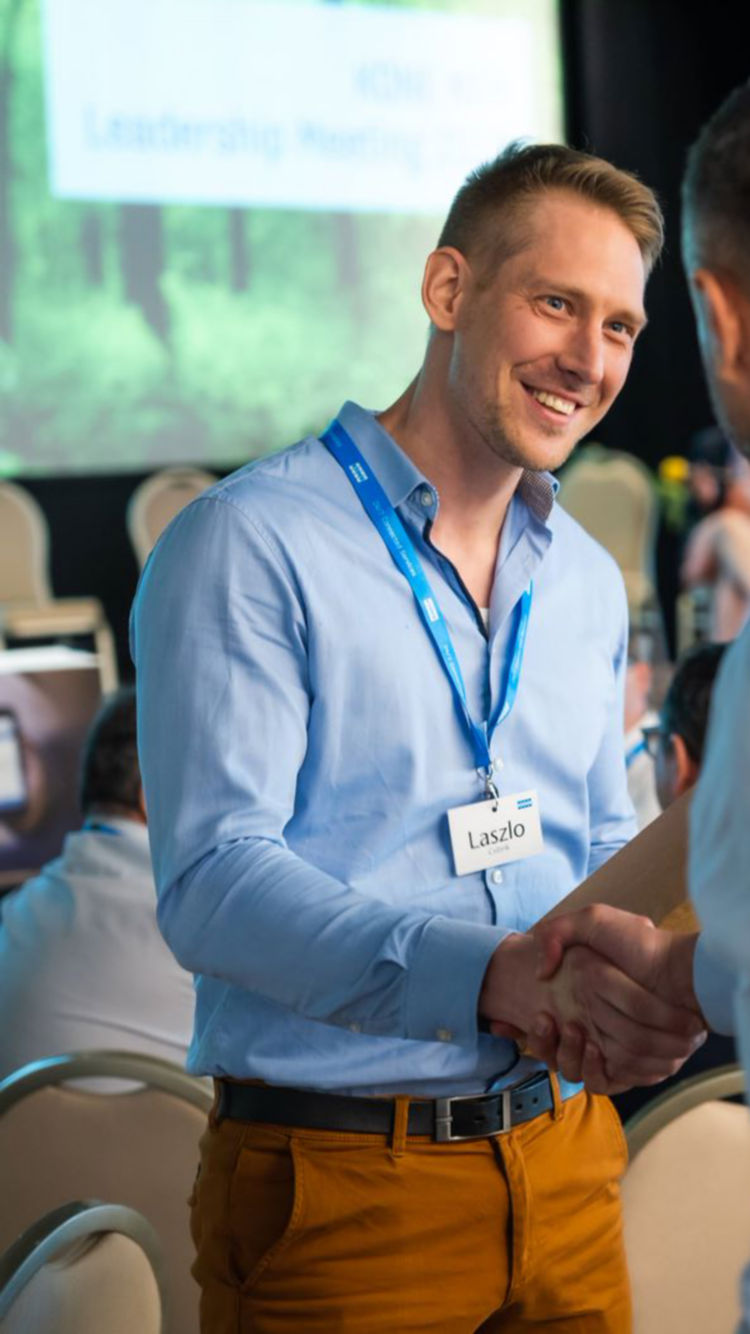 Laszlo_1:750x1334