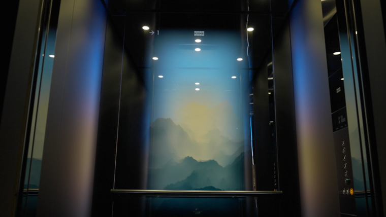 Mirror_Display_Car_3:760x428%2816-9%29