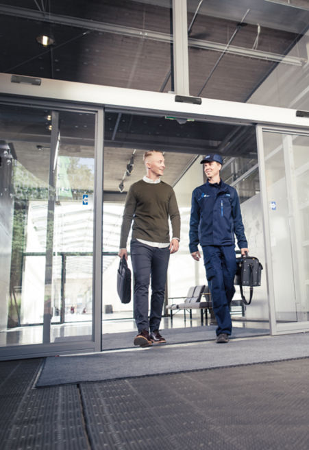 P4J0177_v2:451x656%2811-16%29