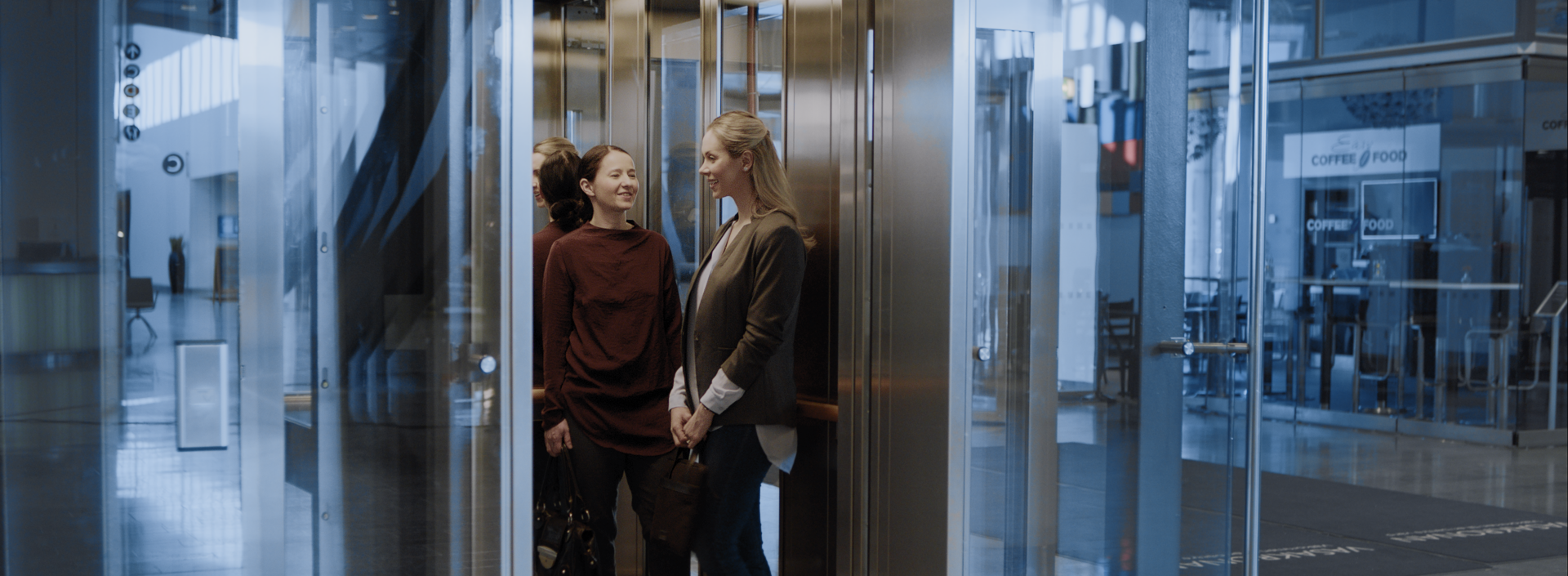 People-in-elevator1:1920x705%28hero%29