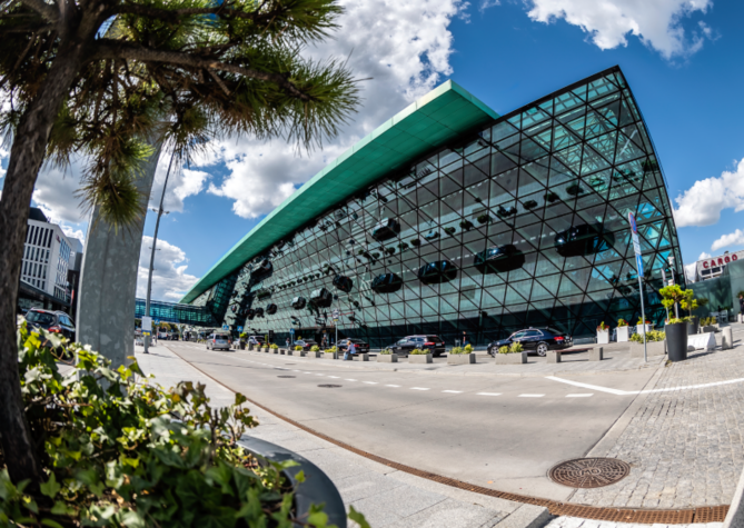 Port-Lotniczy-1:669x475