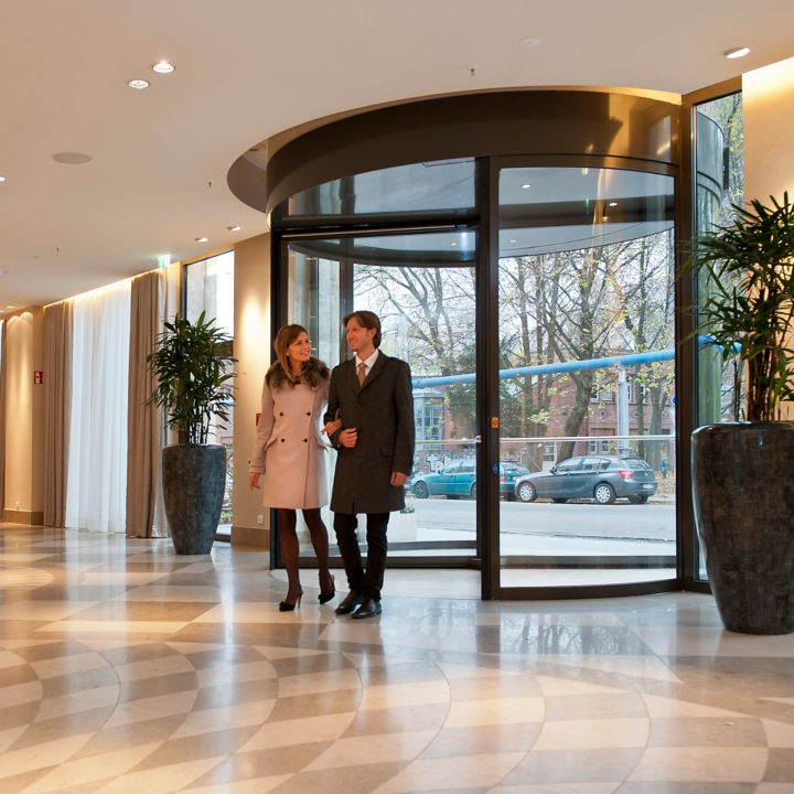 Revolving_door_30_opt_1:720x720%281-1%29