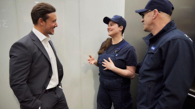 Service_1:760x428%2816-9%29