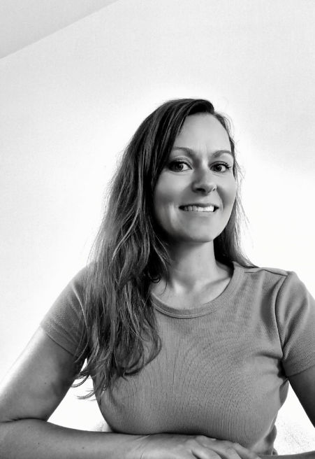 Sharon_MeanderGroep_Headshot:451x656%2811-16%29