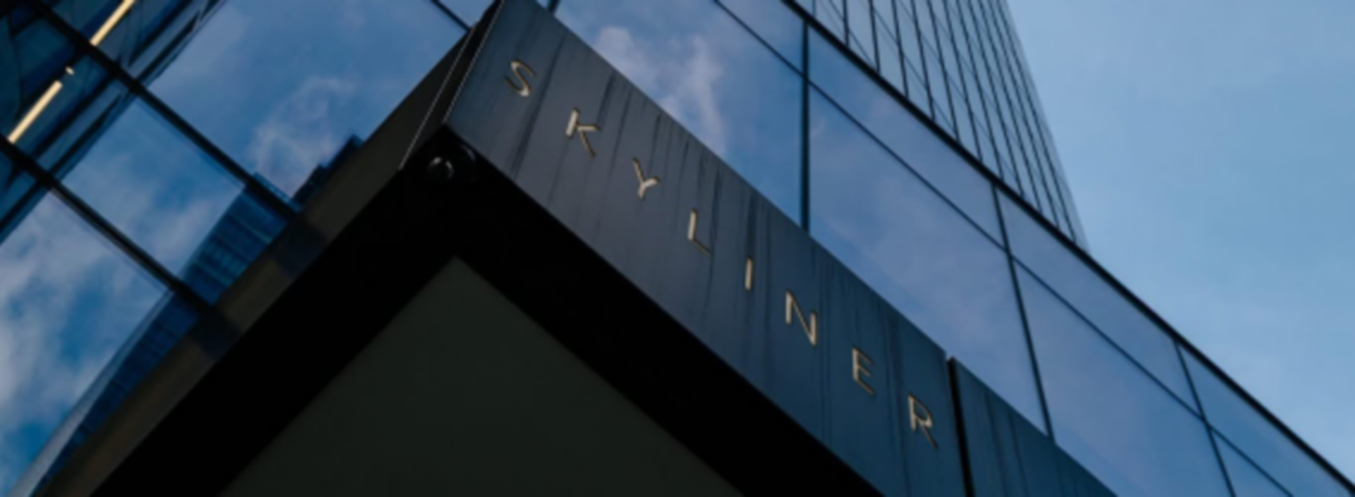 SkylinerWarszawa:1920x705%28hero%29