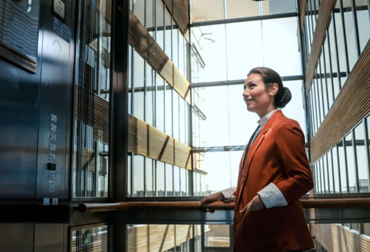 Womanaelevato2OriginalFile:535x365